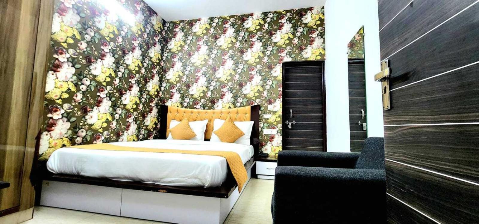 Hotel O Cloud New Delhi Exteriör bild