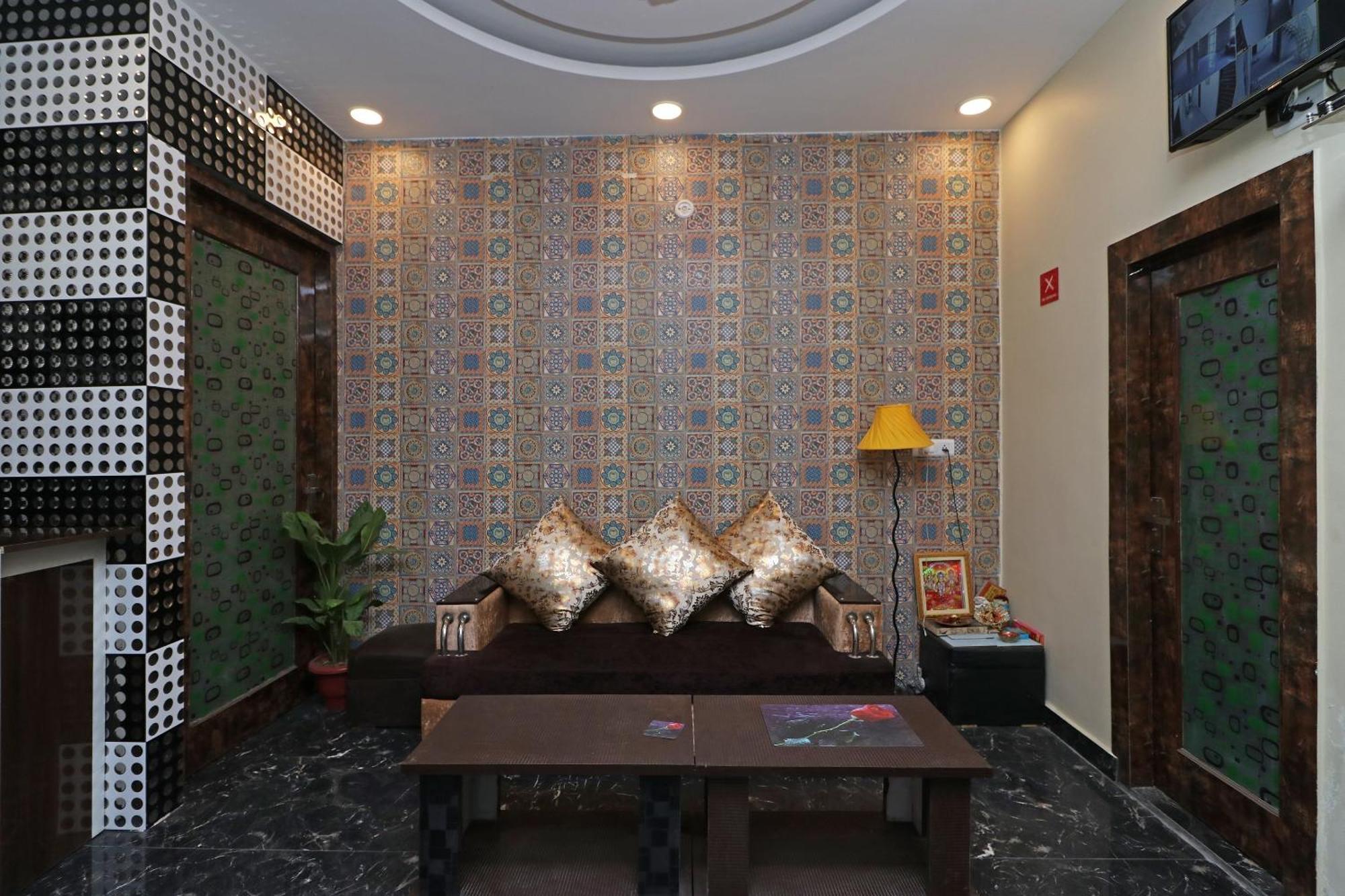 Hotel O Cloud New Delhi Exteriör bild