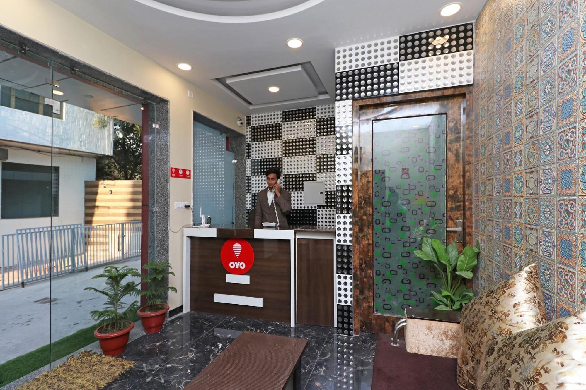 Hotel O Cloud New Delhi Exteriör bild